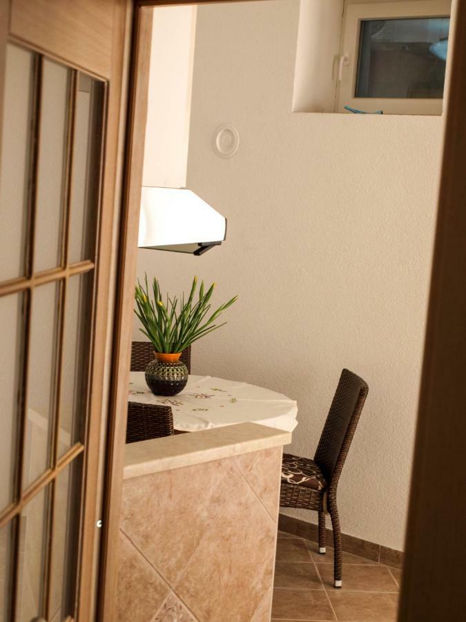 House Nataniel In Omis Near Sea Apartment Ngoại thất bức ảnh