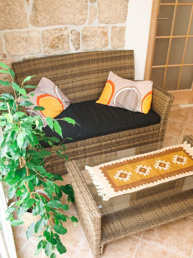 House Nataniel In Omis Near Sea Apartment Ngoại thất bức ảnh