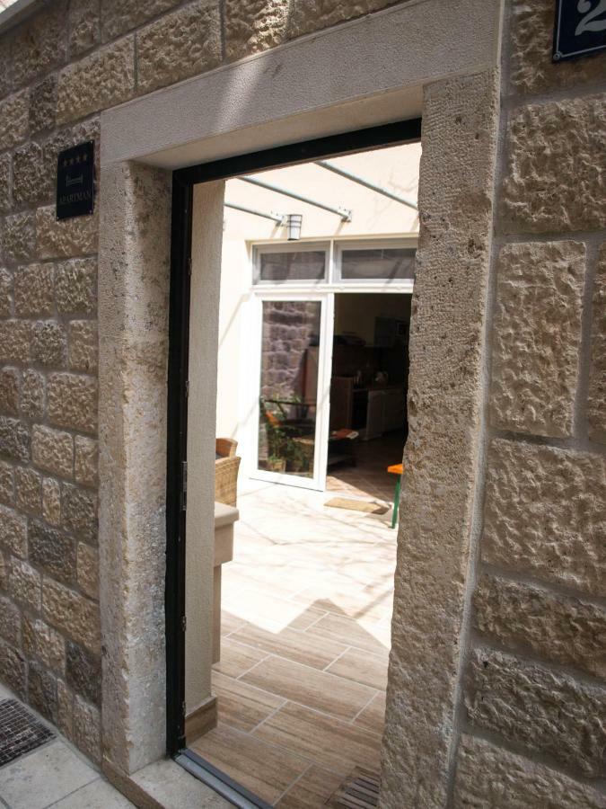 House Nataniel In Omis Near Sea Apartment Ngoại thất bức ảnh